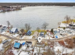 291 Ackerson Lake Dr, Jackson, MI 49201