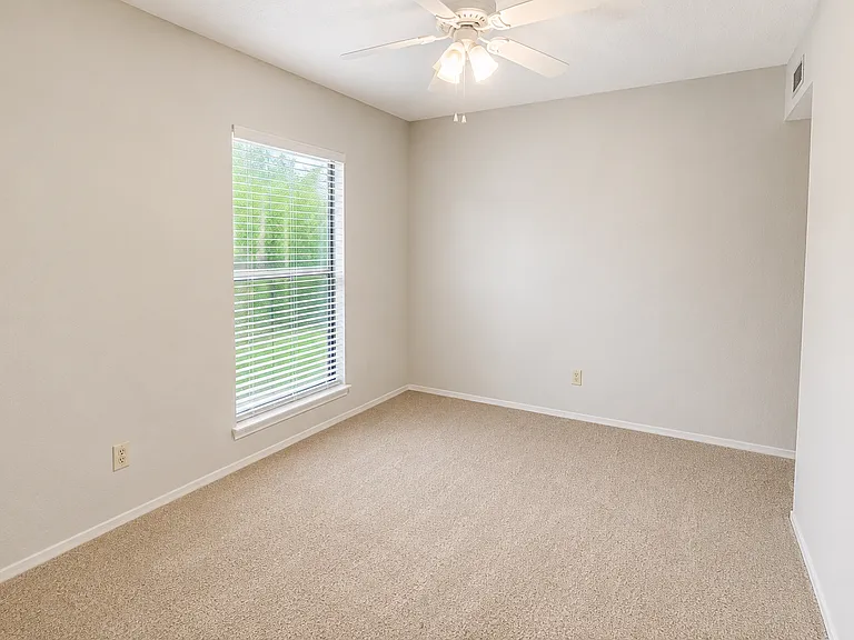 1508 Finley Dr — Photo 8