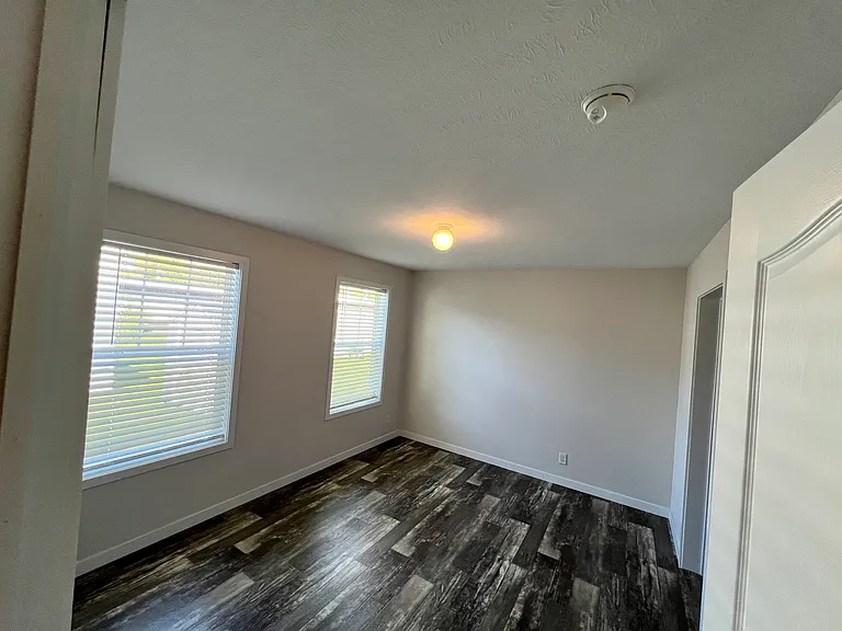 Valley Estates — Photo 7