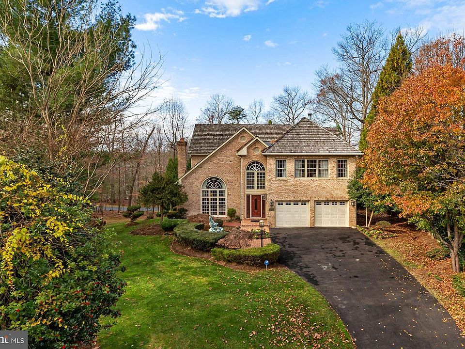 1st image of 11906 Champion Lake Ct