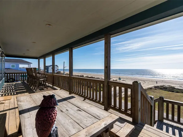 1339 Emerald Dr, Crystal Beach, TX 77650