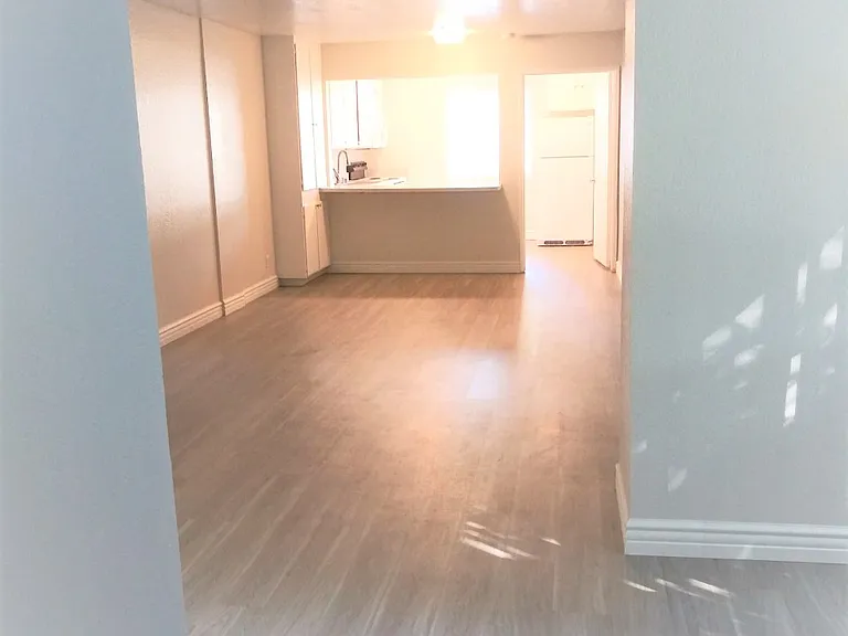 Chateau Spring Gardens Apartments — Photo 50