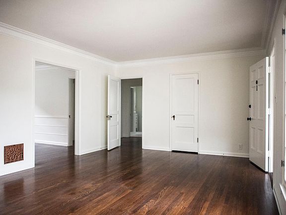 2nd image of 829 S Serrano Ave APT 1