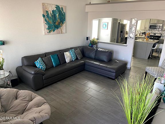 5th image of 12768 Tre Maximiliano Ave