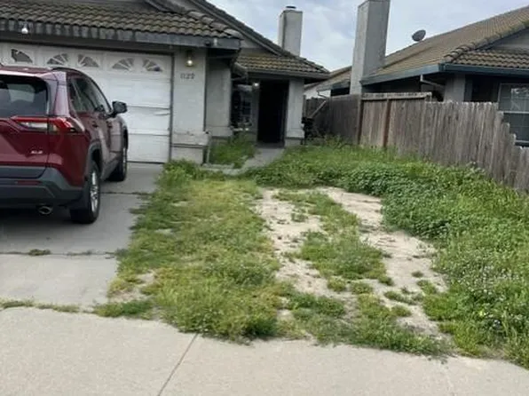 1129 La Mesa St, Escalon, CA 95320
