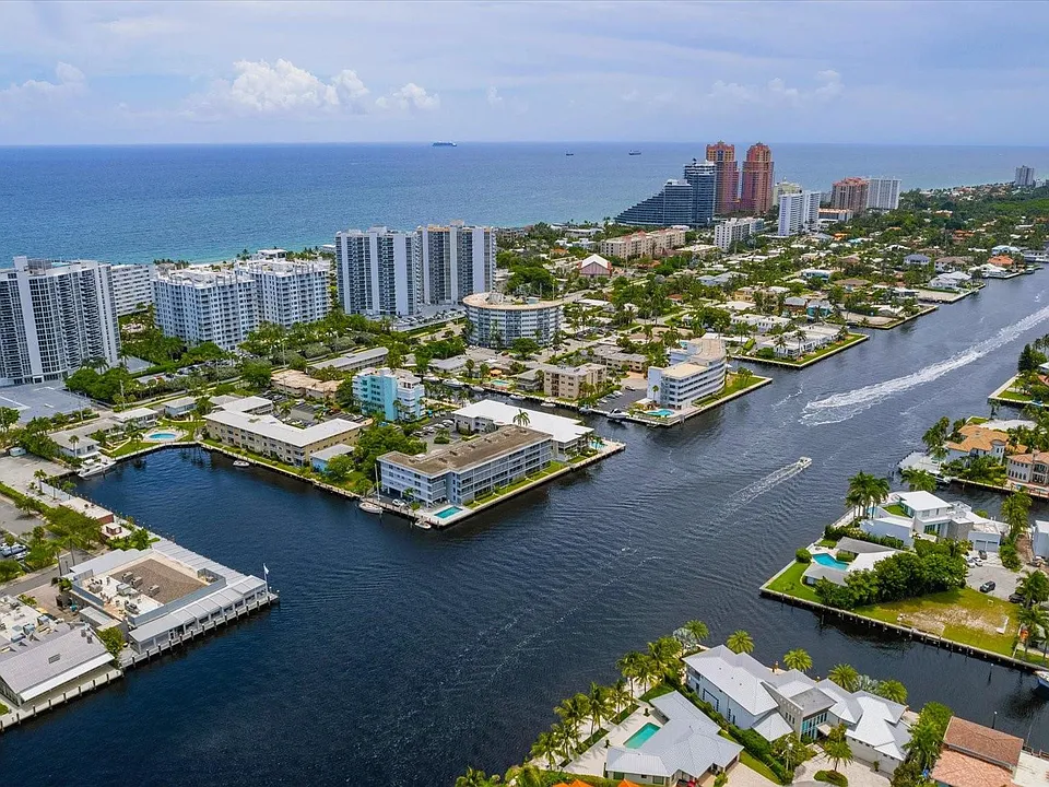 2841 N Ocean Blvd #301