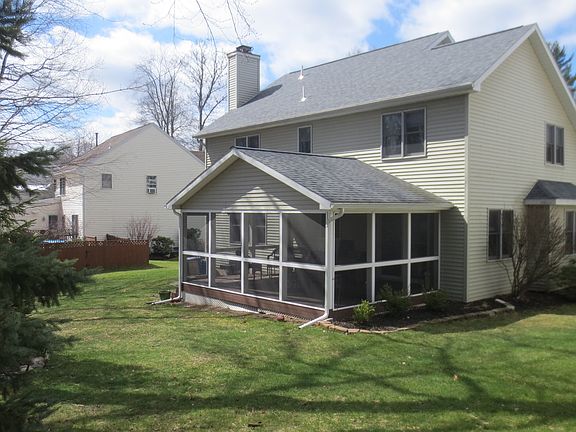 4th image of 39 Longwood Dr