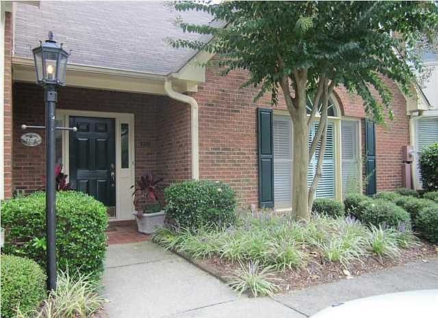 2nd image of 920 Chestnut Oaks Cir
