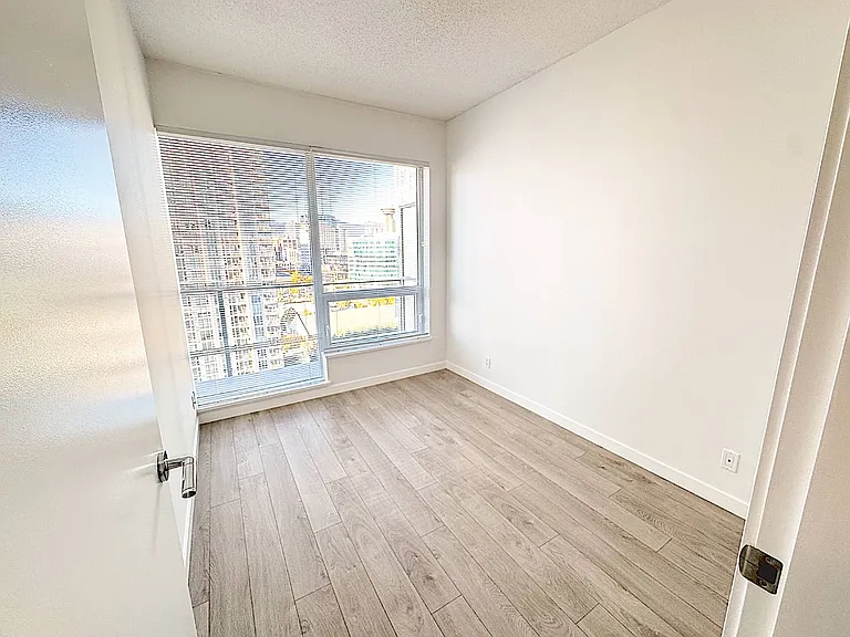 97 W Georgia St #2101 — Photo 4