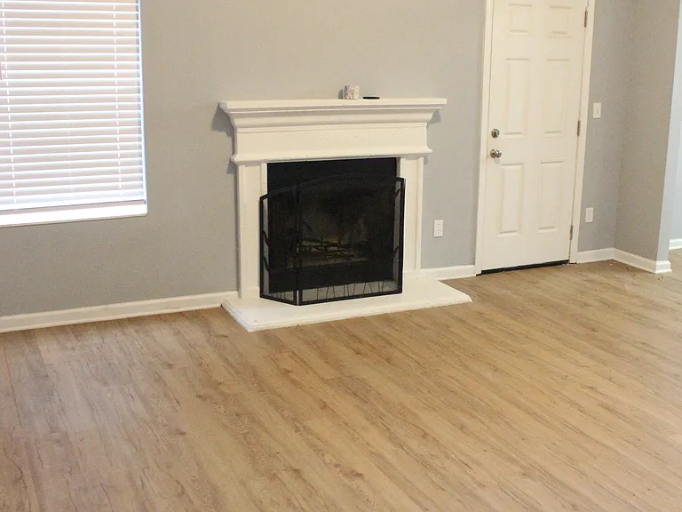 2266 Charleston Pointe SE — Photo 6