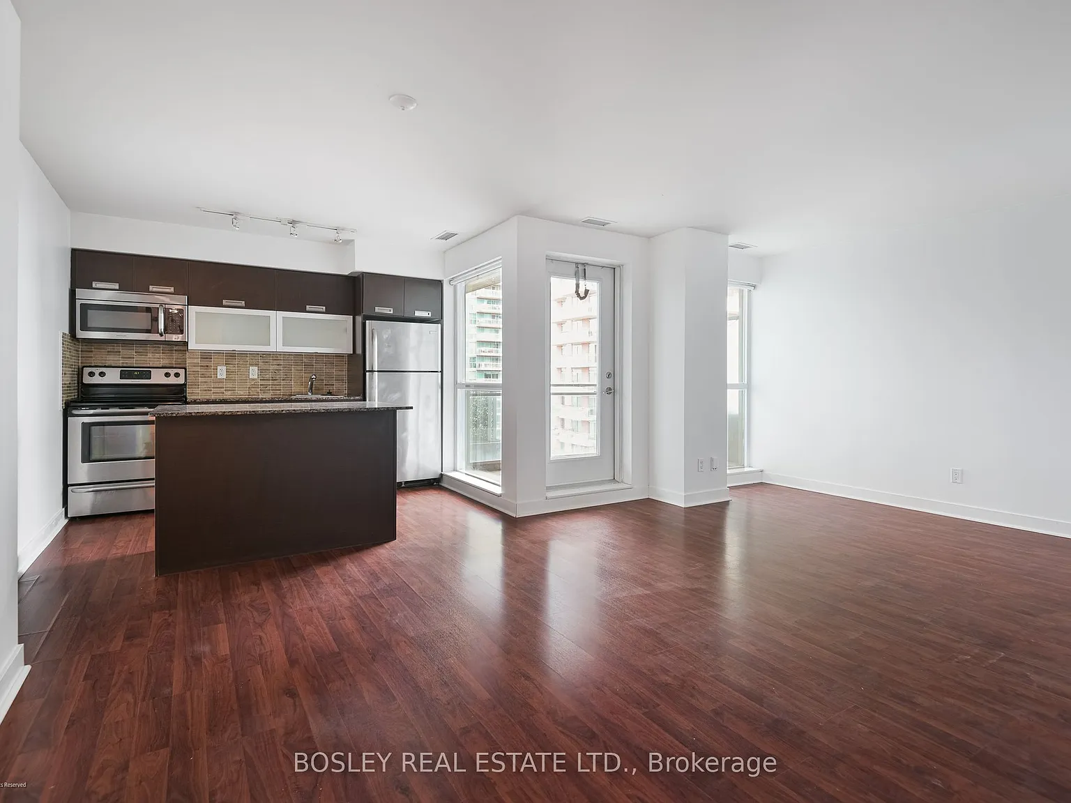Vibe Condos — Photo 2