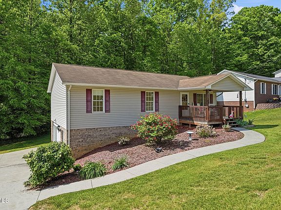 3rd image of 203 Valley Crest Dr