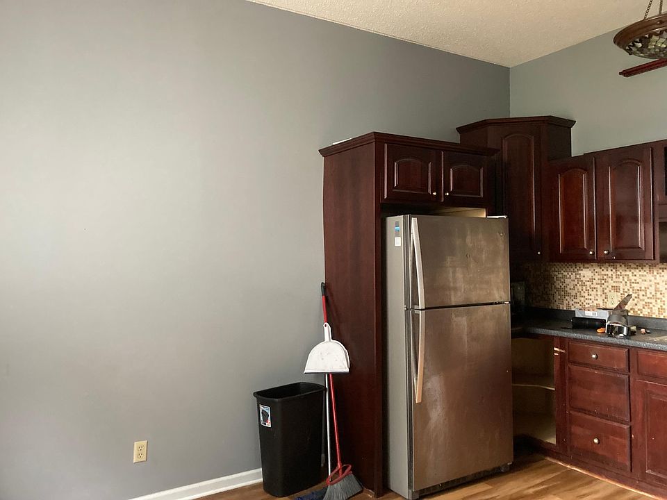 2nd image of 3600 Delverton Way