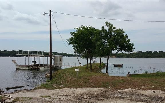 3rd image of 101 Lake Bridge Ln