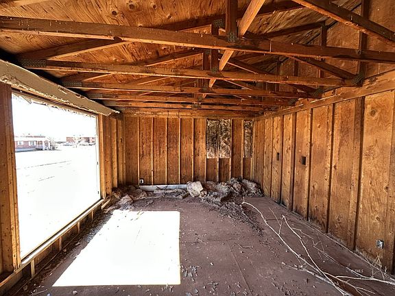 5th image of 260 W Warren Ave