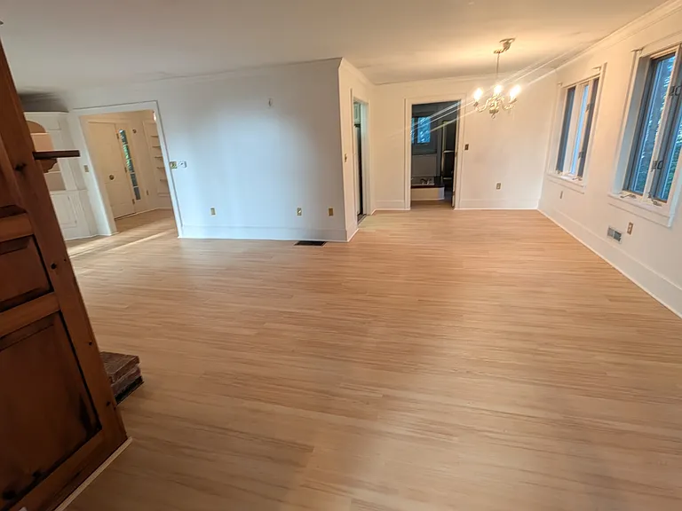 139 N Main St — Photo 6