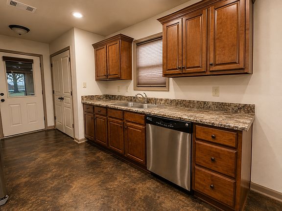 5th image of 4757 Wildwood Ln