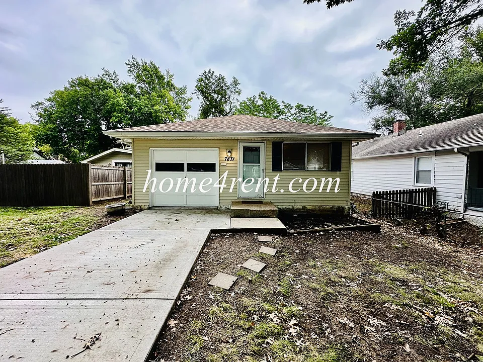 7831 Main St