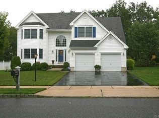 8 Janelle Dr, Barnegat, NJ 08005