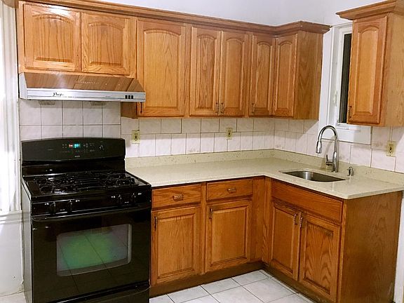 5th image of 11 N Payne St