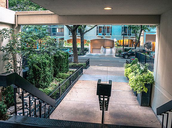 5th image of 1339 N Dearborn St APT 12E