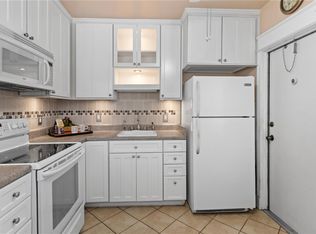 7401 Pines Blvd APT 222, Hollywood, FL 33024