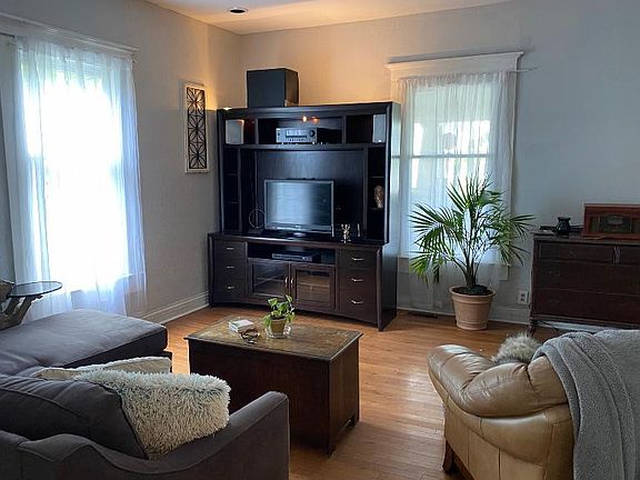5th image of 115 Hazel Pl