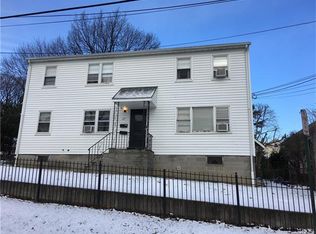 27 Beattie Ln, New Rochelle, NY 10805