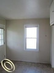 3rd image of 36011 Glen St