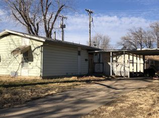1812 E Glen Oaks Dr, Wichita, KS 67216