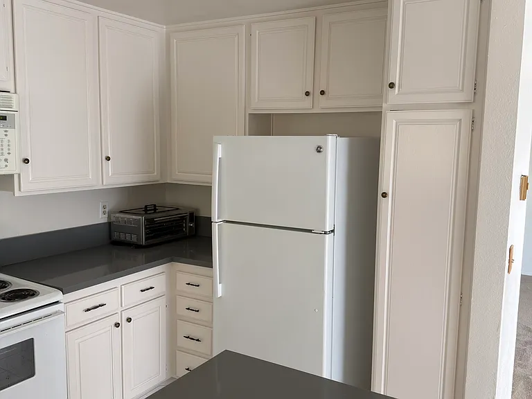3652 Clairemont Dr #1D — Photo 8