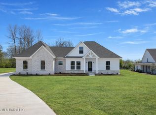 111 Carolina Cir, Senatobia, MS 38668