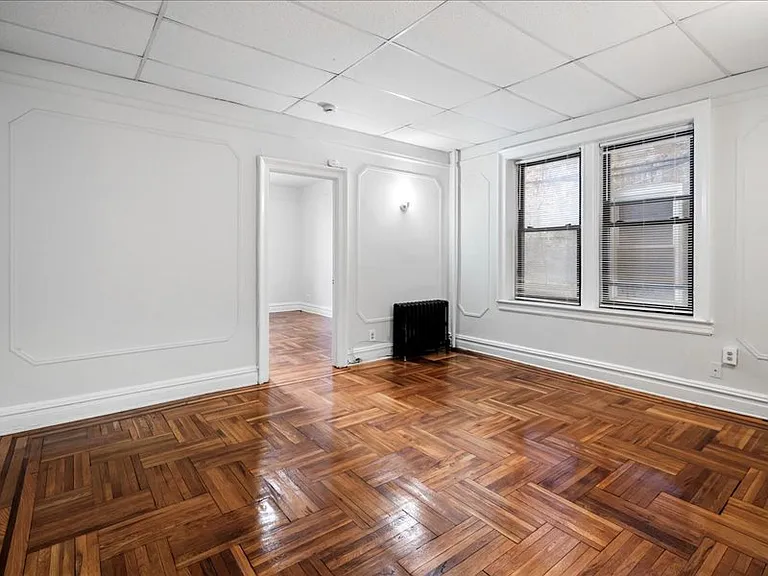 65 W 39th St — Photo 6