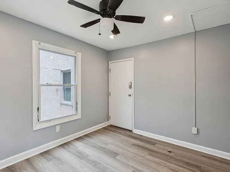 21 E Price St — Photo 26