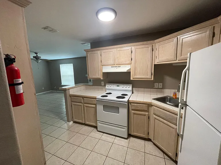 717 Sonesta Dr #C — Photo 4