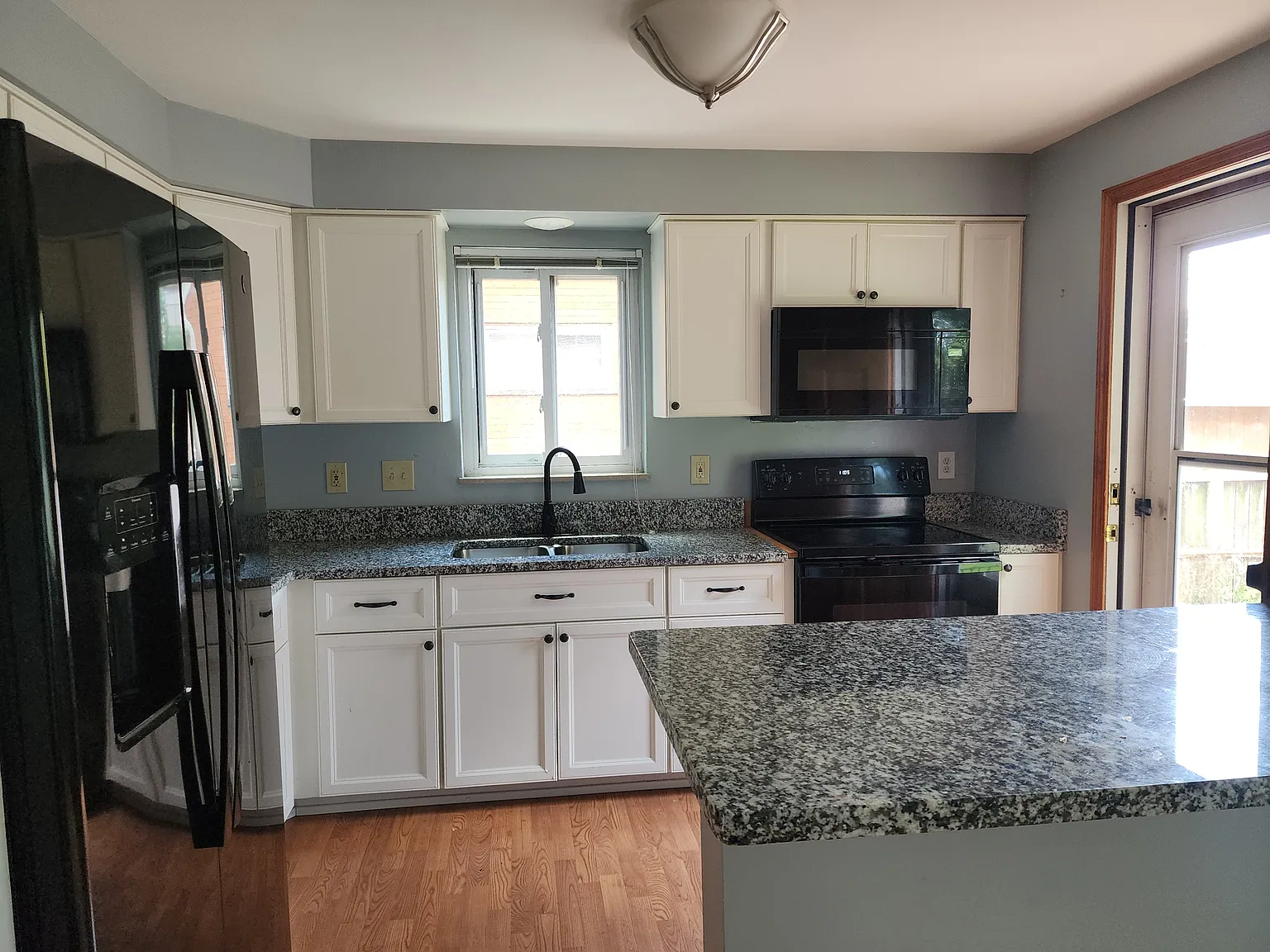 1167 Tassie Ln — Photo 3