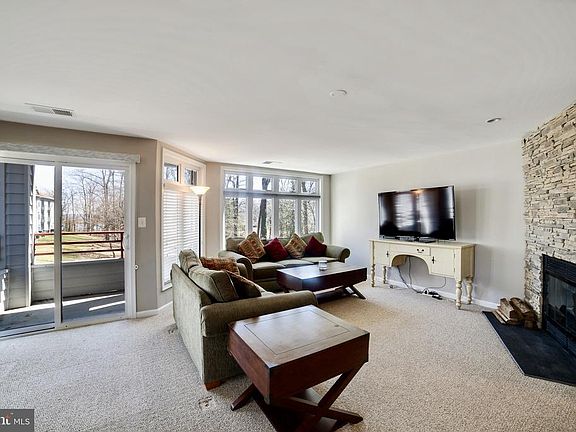 3rd image of 1132 Lake Heron Dr APT 2B