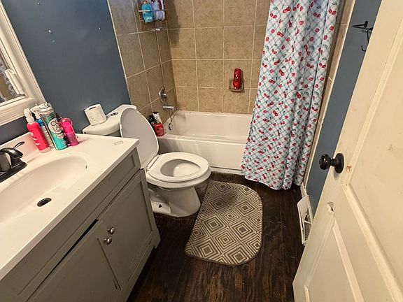 4th image of 3242 Colorado Ave
