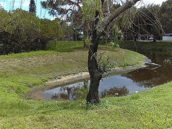 4th image of 209 Mystic Lake Dr N