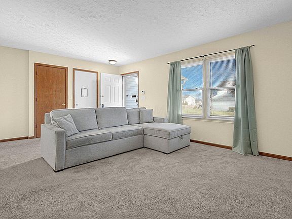 4th image of 2349 Sunladen Dr