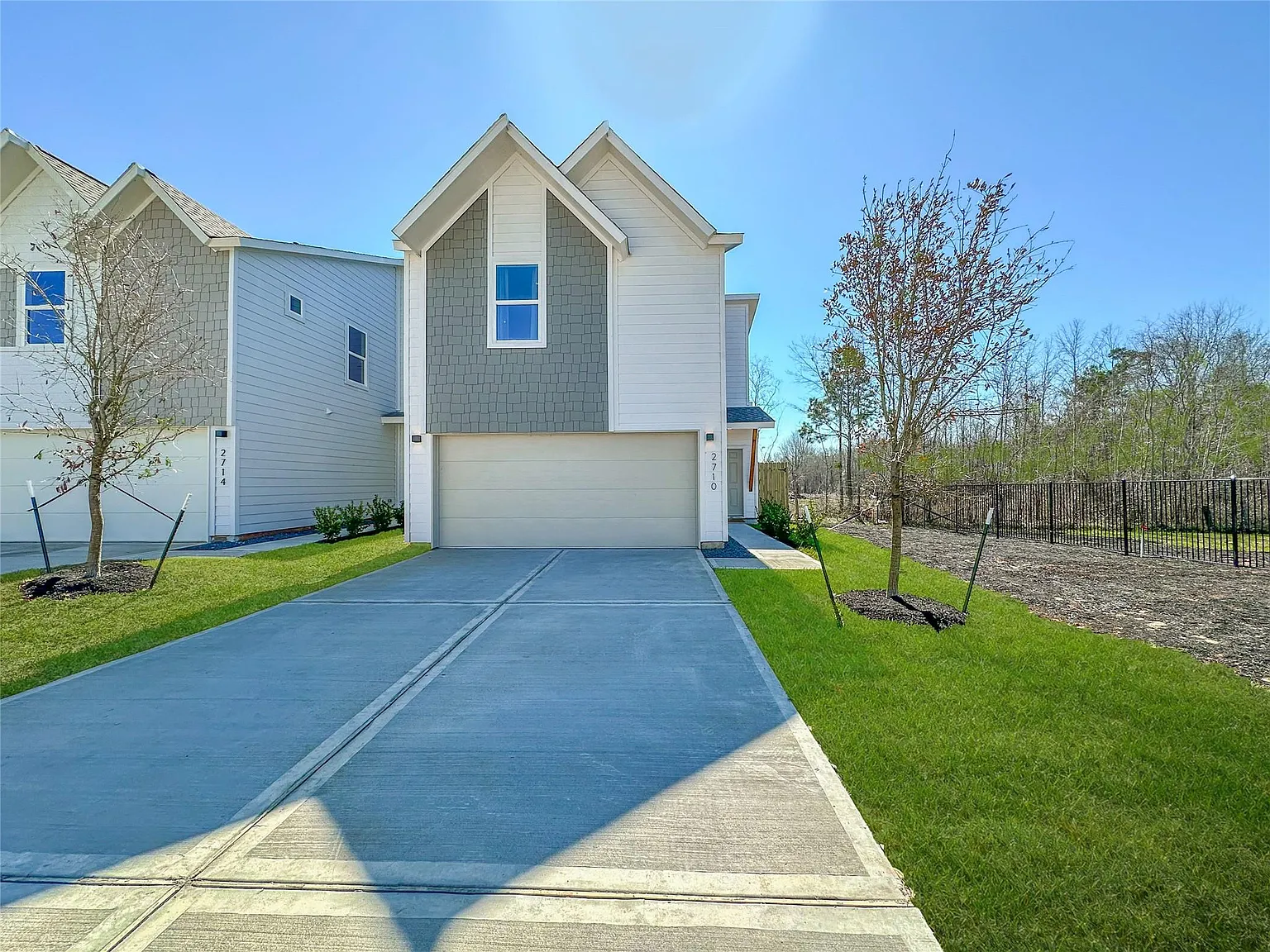 3 bed, 2.5 bath, 1334 sqft, $1,800 — Photo 3