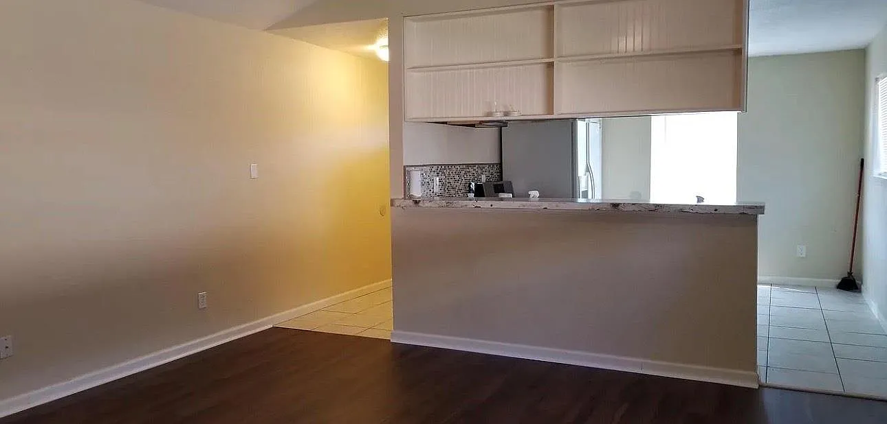 3 bed, 2.0 bath, 1389 sqft, $1,700 — Photo 2