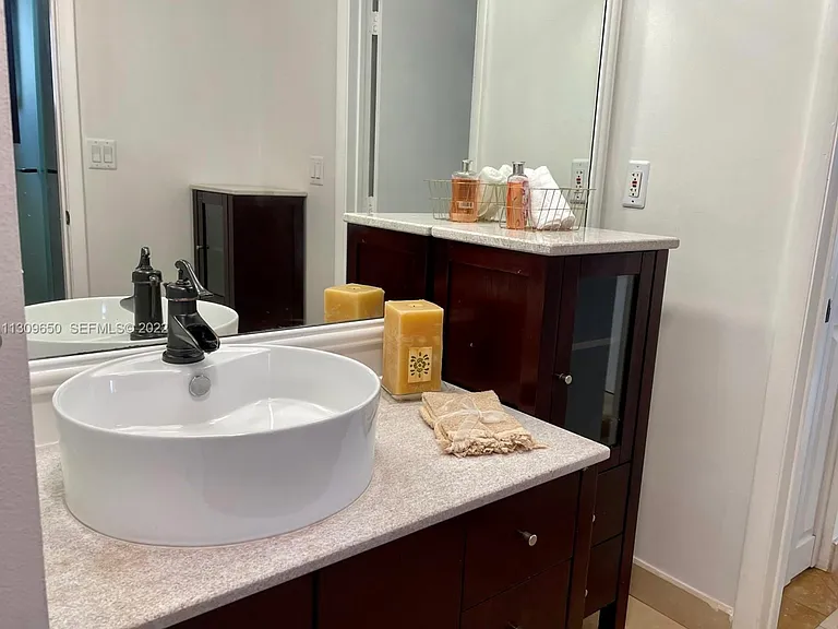 1712 NW 74th Ave #28 — Photo 9