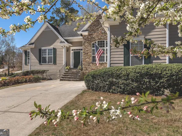 1491 Hada Ln, Lawrenceville, GA 30043
