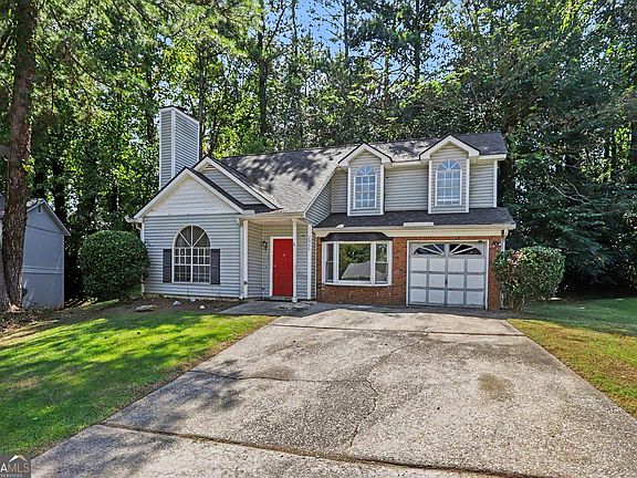 3rd image of 2955 Sugarcreek Ln SE