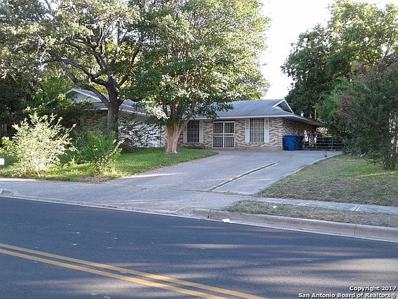 2nd image of 122 E Silver Sands Dr