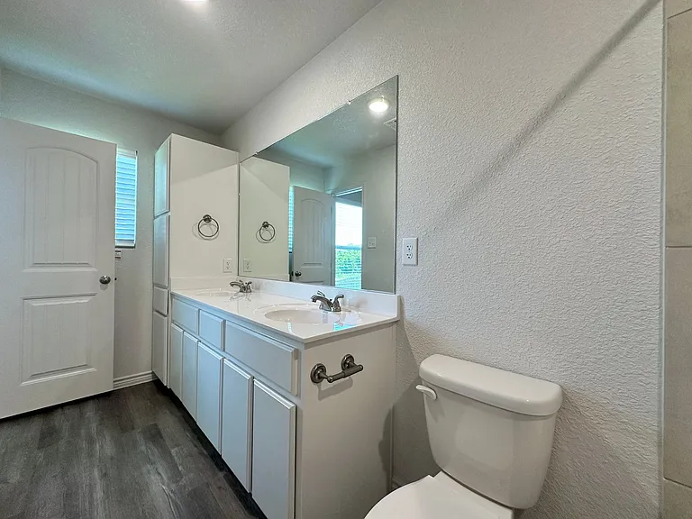 218 B Dolphin — Photo 25