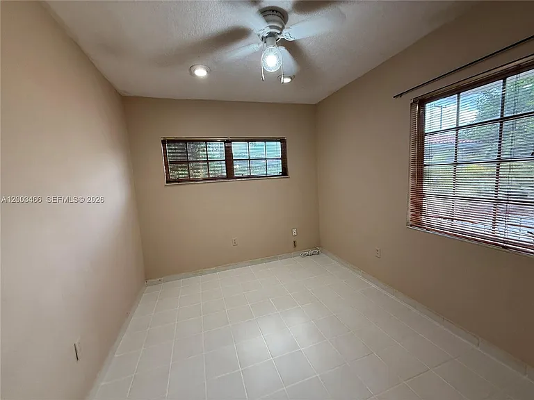1556 San Benito Ave — Photo 9