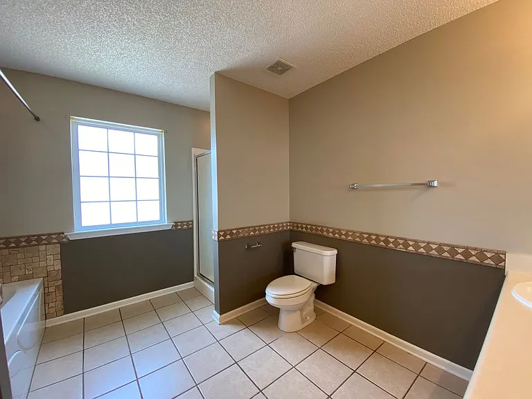 1835 Lawnwoods Dr — Photo 20