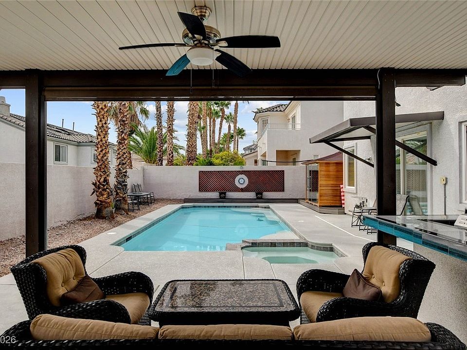 1st image of 74 Tamarron Cliffs St